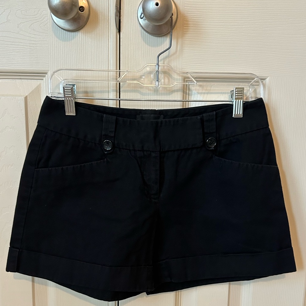 THE LIMITED BLACK SHORTS - Size 2